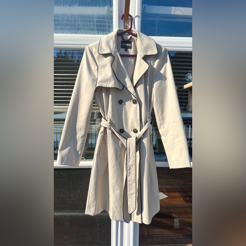 Medium Tan Raincoat, Double Breasted, EUC